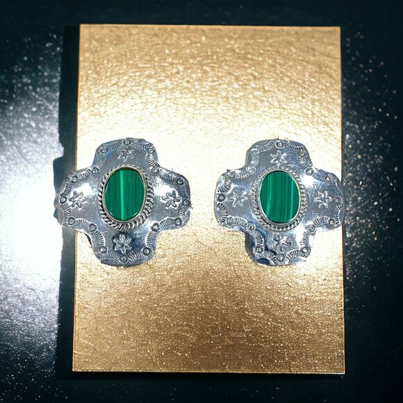 Vintage TAXCO Western 925 Silver Real Malachite Clip-on Concho Cross Earrings - Picture 2 of 7